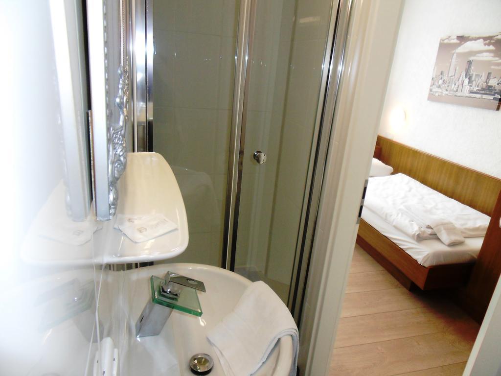 Hotel Linnert Вейтерщад Стая снимка